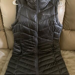 Columbia Joy Peak long vest in grey Medium